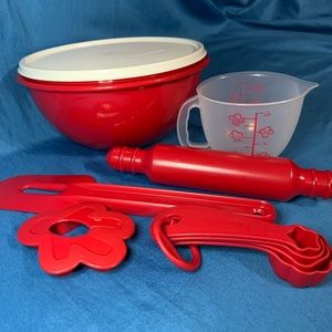 7-piece Kid’s Baking Set by Tupperware